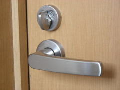 ドアの修理 ドアの修理